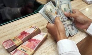 Kurs Rupiah Melemah 0.11%, Tembus Rp 16.160 Per Dolar AS di pasar Spot Antabank Rabu Pukul 10.00 WIB. (foto bisnis.com)