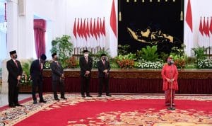 Mensos Tririsma Harini saat pelantikan enam Menteri baru Kabinet Indonesia Maju Jokowi-Maruf Amin di Istana Negara, Jakarta, Rabu (23-12 2020). (foto setneg.go.id)