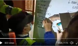 Video detik-detik terjadinya longsor susulan saat petugas menulis daftar nama-nama korban di Sumedang Jawa Barat. (Twitter@m1n4_95)