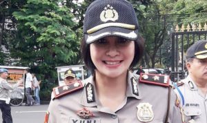 Kapolsek Astana Anyar Kompol Yuni Purwanti Kusuma Dewi yang ditangkap bersama 11 anggotanya karena kasus sabu. (Twitter.com@Raj4Purwa)