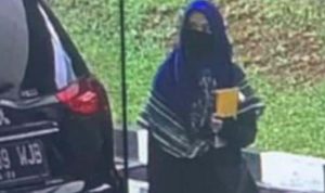 Wanita terduga teroris yang mendatangi Mabes Polri tewas ditembak petugas,, Rabu, 31 Maret 2021 (foto oposisicerdas)