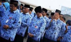 THR Lebaran 2021 segera cair, ini dua kriteria PNS dan TNI yang tak dapat THR. (CNNIndonesia.com)