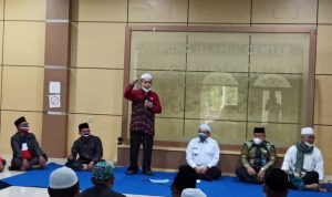 Wakil Bupati Banjar saat melepas kafilah Banjar ke MTQ Nasional TIngkat Provinsi Kalsel XXXIII di Tanah Bumbu, di Martapura, Kamis. (MC Banjar)