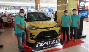 Peluncuran Toyota Raize Turbo di Kalimantan Selatan di Q Mall Banjarbaru, Sabtu (852021). (Kalimantanlive.com)