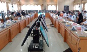 Komisi II DPRD Kalsel Minta Bank BPD Kalsel Utamakan Jamkrida Kalsel. Rapat kerja Komisi II, Bank Kalsel, OJK dan Bakeuda Kalsel, Kamis (1092021).