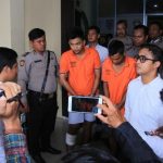 Dua sekawan perampok Alfamart Teluk Tiram Banjarmasin ditangkap tim gabungan Polresta Banjarmasin dan Polsekta Banjarmasin Barat. (banjarmasin.kalsel.polri.go.id)