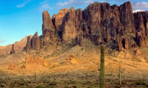 Superstition_Mountains