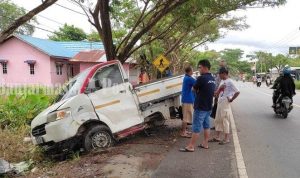 Mobil pick up yang terlibat kecelakaan maut di Jalan Trans Kalimantan