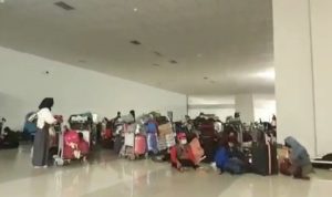 Suasana penumpang dari luar negeri di Bandara Soekarno-Hatta
