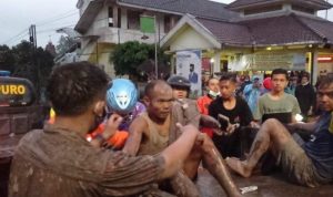 warga-selamat-dari-erupsi-gunung-semeru