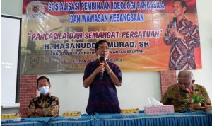 Anggota DPRD Kalsel H Hasanuddin Murad saat Soswasbang di (SMKN) 2 Marabahan, Kecamatan Anjir Muara, Batola, Senin (1712022)