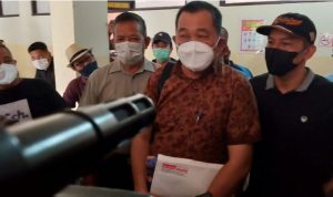 Koordinator MAKI Boyiman Saiman usai sidang praperadilan di PN Banjaramsin, Senin (312021). (Kalimantanlive.com Eep)
