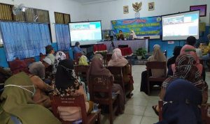 Pembagian rapor sekaligus sosialisasi pelaksanaan Full PTM