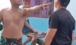 Seornag oknum TNI mengamuk sambil menganiaya seroang remaja dan menantang dual warga di Desa di Desa Seira, Kecamatan Wermaktian