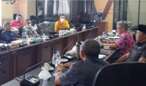 Komisi III DPRD Kalsel Rapat Dengar Pendapat dengan Dirut Bank Kalsel Hanawijaya, Kamis (2422022). (Kalimantanlive.com Eep)
