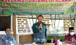 Wakil Wali Kota Banjarbaru Wartano di Acara Pertemuan Rutin Bulanan Forum Bersama di Kelurahan Cempaka beberapa waktu lalu. (MedCenBJB)