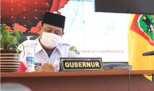 Gubernur Sahbirin Noor mengikuti Pembukaan Rakornas Penanggulangan Bencana Tahun 2022 dibuka Presiden Joko Widodo secara virtual di Command Center, Banjarbaru, Rabu (2322022). MC Kalsel Fuz