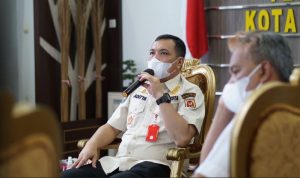 Wali Kota Banjarbaru Aditya Mufti Ariffin saat rapat ekspose LPJK 2021 di Kantor Wali Kota Banjarbaru, Rabu (1632022). (MedCenBJB)