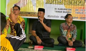 Wakil Ketua Komisi II DPRD Kalsel Yani Helmi melakukan Sosialisasi Ideologi Pancasila dan Wasbang di SMPN1 Batulicin, Tanah Bumbu. (Humas DPRD Kalsel)
