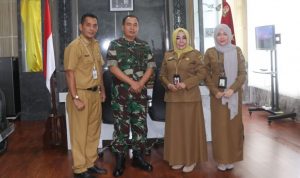 Kepala Dispersip Kalsel dan jajaran bersilaturahmi dengan Komandan Korem 101 Antasari Brigjen Rudy Puruwito, Selasa (1012022). (Humas Dispersip)