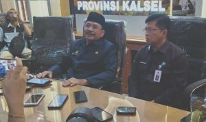 Ketua DPRD Kalsel H Supian HK dan Sekretaris DPRD Kalsel Muhammad Jaini saat jumpa pers usai Paripurna, Rabu (1112022). (Kalimantanlive.com eep)