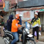 Pembagian 5.000 paket makanan di sekitar Kubah Guru Zuhdi