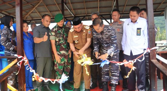 Desa Sarang Tiung Kecamatan Pulau Laut Sigam menyandang status baru sebagai Kampung Bahari Nusantara (KBN), setelah diresmikan oleh Bupati Kotabaru H. Sayed Jafar Al Idrus, SH, Senin (15/05/23). (Kalimantanlive.com/Siti Rahmah)