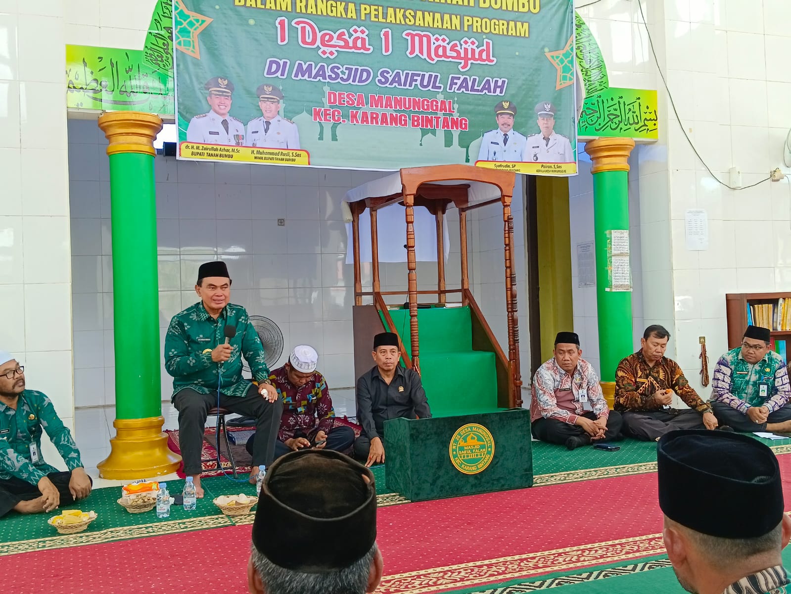 Bupati Tanah Bumbu Abah Zairullah Azhar silaturahmi sekaligus meninjau progres program Satu Desa Satu Masjid ( 1D1M) binaan SKPD Lingkup Pemkab Tanah Bumbu, Kamis (11/5/2023). Kalimantanlive.com/Desy