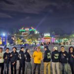 Wisudawan-wisudawati Universitas dr. Soetomo Surabaya, Provinsi Jawa Timur dibuat takjub akan keindahan alam yang berada di Kabupaten kotabaru. Kalimantanlive.com/Siti Rahmah