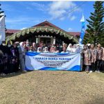 Dinas PPPAPPKB kabupaten Kotabaru bekerja sama dengan IBI Ranting Bakau dan P.T Minamas melaksanakan pelayanan KB Metode Kontrasepsi Jangka Panjang ( MKJP) secara gratis di kecamatan Pamukan Utara tepatnya di Klinik Centra Area Pamukan desa Binturung. (Kalimantanlive.com/Siti Rahman).