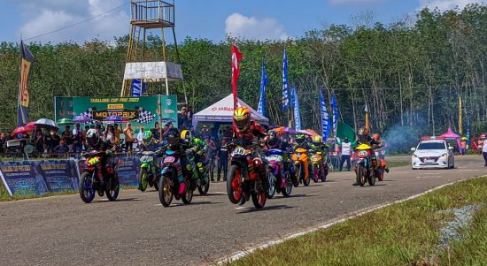 Ratusan starter berlaga pada ajang balap motor Tabalong Cup Prix 2023 Kejuaraan Nasional Balap Motor Motoprix Region C Kalimantan seri pertama (Kalimantanlive.com) .