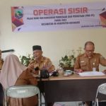 bappengda kotabaru Operasi sisir PBB-P2 yang dilaksanakan oleh Bapenda Kotabaru tersebut terfokus di kantor Camat Pulau Laut Timur kabupaten Kotabaru, Selasa (16/05/2023 ). (Kalimantanlive.com/Siti Rahmah).