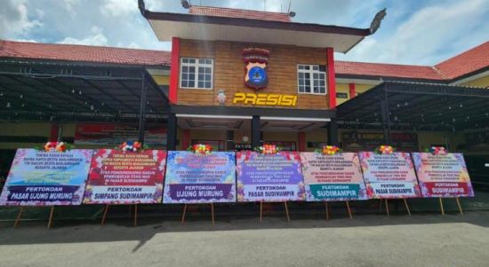 Keberhasilan Polresta Banjarmasin dalam mengungkap pelaku penjebol Toko Emas Ratna Pasar Sudimampir diapresiasi sejumlah pemilik toko di kawasan itu. (Kalimantanlive.com/Ilham)