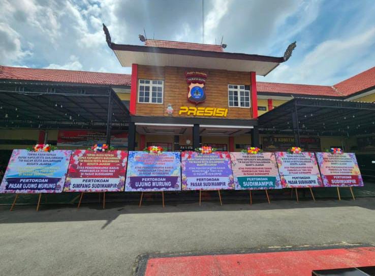 Keberhasilan Polresta Banjarmasin dalam mengungkap pelaku penjebol Toko Emas Ratna Pasar Sudimampir diapresiasi sejumlah pemilik toko di kawasan itu. (Kalimantanlive.com/Ilham)