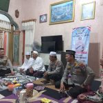 polres bjb Kapolres Kotabaru Polda Kalimantan Selatan AKBP Dr. Tri Suhartanto, SH.MH.M.Si melaksanakan silaturahmi ke rumah tokoh agama di Desa Tegal Rejo Kecamatan Kelumpang Hilir Kab. Kotabaru. Sabtu (13/5/2023). (Kalimantanlive.com/Humas Polres Banjarbaru)