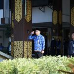 sekda Sekretaris Daerah Kota (Sekdakot) Banjarmasin, Ikhsan Budiman memimpin pelaksanaan apel peringatan Hari Kebangkitan Nasional (Harkitnas), di lingkungan Pemerintah Kota Banjarmasin, Senin (22/5/23) pagi.