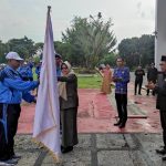 Sekda Tabalong, Hamida Munawarah saat saat Prosesi pelepasan 74 atlet Tabalong mengikuti Popda Kalsel 2023 di Banjarmasin dan Banjarbaru Kalimantanlive.com