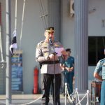 Kapolres Kotabaru Akbp Dr. Tri Suhartanto, SH.MH.M.Si., pimpin Apel Sinergitas Saijaan Presisi bersama TNI - POLRI dan Stakeholder lainnya bertempat di Mako Lanal Kotabaru, Senin (29/5/23) (Kalimantanlive.com/Siti Rahmah).