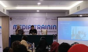 Pelatihan Presenter yang digelar Diskominfo Kalsel pada Rakor Kominfo se-Kalsel di Hotel Grand Dafam Banjarbaru, Selasa 9 Mei 2023. (Kalimantanlive.com eep)