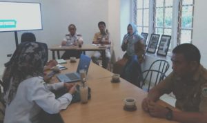 Suasana Konferensi Pers Coffe Talk Kalsel Membangun Konektivitas Gerbang IKN di Banjarbaru, Selasa (2062023). (Kalimantanlive.com eep)