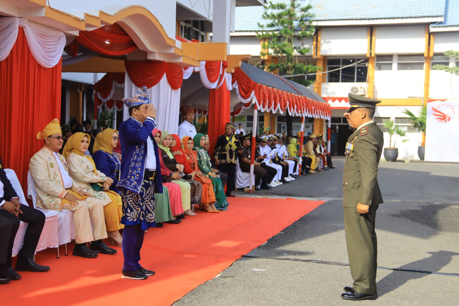 Peringatan hari lahir pancasila 1 Juni 2023 yang berlangsung di halaman kantor bupati kotabaru berlangsung dengan khimat (Kalimantanlive.com/Siti Rahmah).