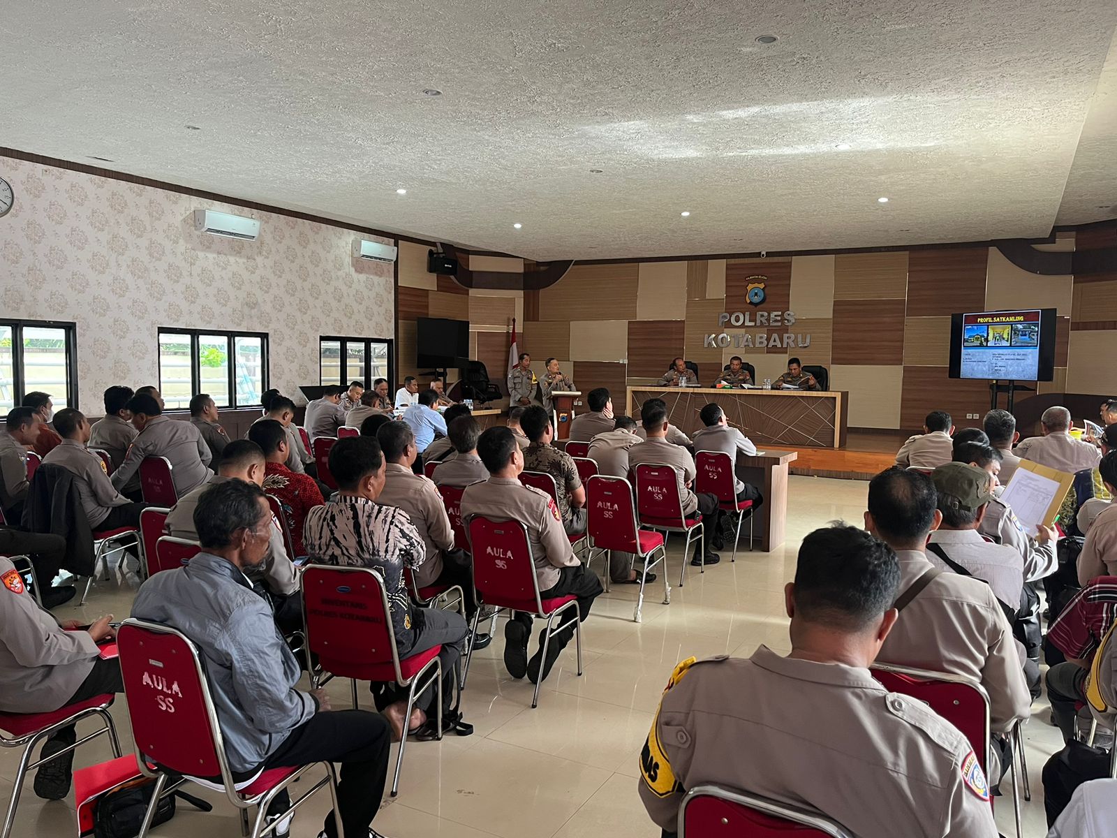 Dalam rangka memeriahkan hari jadi Bhayangkara ke-77 tahun 2023 Sat Binmas Polres Kotabaru Gelar lomba Pos Satkamling tingkat Polres Kotabaru. (Kalimantanlive.com/Siti Rahmah)