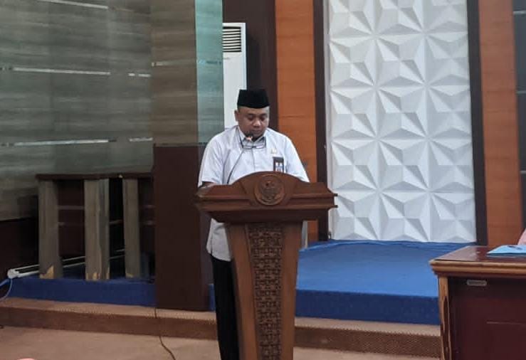 Asisten Pemerintahan dan Kesejahteraan Rakyat Setda Tabalong, Febriadin Hafiz saat membacakan sambutan Bupati Tabalong, Anang Syakhfiani (Kalimantanlive.com/ A Hidayat)