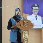 Bunda PAUD Kabupaten Banjar Hj Nurgita Tiyas saat membuka Pendidikan dan Pelatihan Stimulasi Penanganan Stunting Guru PAUD Tingkat Kabupaten Banjar tahun 2023, di Aula Disdik Kabupaten Banjar, Martapura, Jumat (09/6/2023) pagi. (Kalimantanlive.com)