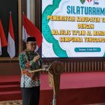 Bupati Tabalong, Anang Syakhfiani saat silaturahmi bersama juriat kelima Syekh Nafis Al Banjari dan rombongan Majelis Ta'lim Al Mahdi Jaya Sempurna Tenggarong (Kalimantanlive.com/ A Hidayat)