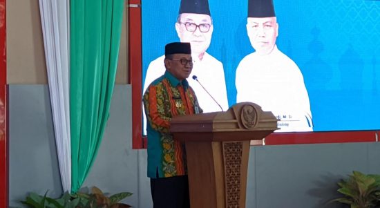 Bupati Tabalong, Anang Syakhfiani meminta Majelis Ulama Indonesia (MUI) setempat mensiasati penyebab masyarakat yang tidak menggunakan hak pilih pada Pemilu sebelumnya. (Kalimantanlive.com/ A Hidayat)