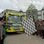 Pemerintah Kabupaten Balangan melepas 191 jamaah calon haji tahun 2023 pada Rabu (14/6/2023) di Halaman Mesjid Al-Akbar Balangan. (Kalimantanlive.com,/Kamil).