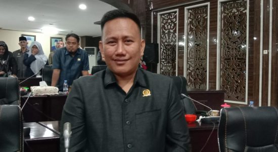 Anggota DPRD kabupaten Kotabaru dari fraksi Golkar, Bahrul Ilmi. (Kalimantanlive.com/Siti Rahmah).