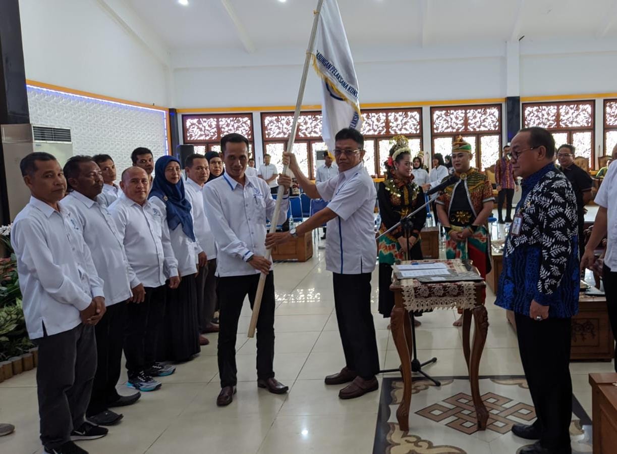 Sahdian resmi dilantik sebagai Ketua Badan Pimpinan Cabang (BPC) Gabungan Pelaksana Konstruksi Nasional Indonesia (Gapensi) Kabupaten Tabalong periode 2023-2028. (Kalimantanlive.com/ A Hidayat).