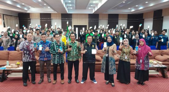 Wali Kota Banjarmasin, Ibnu Sina membuka sekaligus menjadi Keynote Speaker pada kegiatan Talk Show DILAN (Digital Melayani), bertempat di Politeknik Negeri Banjarmasin, Kamis (22/6/2023 (Kalimantanlive.com/Ilham)